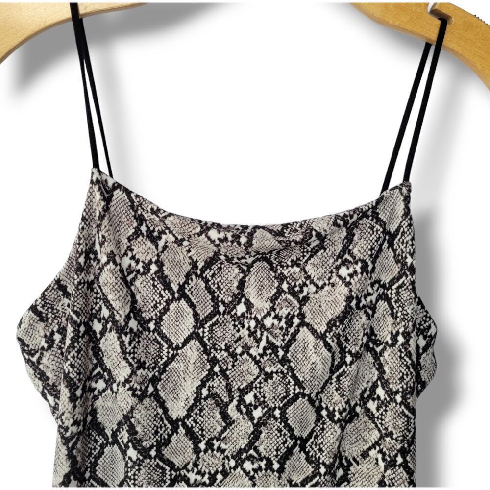 Heart & Hips Juniors Gray Snakeskin Print Bodycon Dress - Large - Picture 4 of 9
